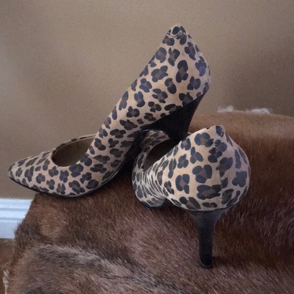 Pumps - Picture 5 of 5